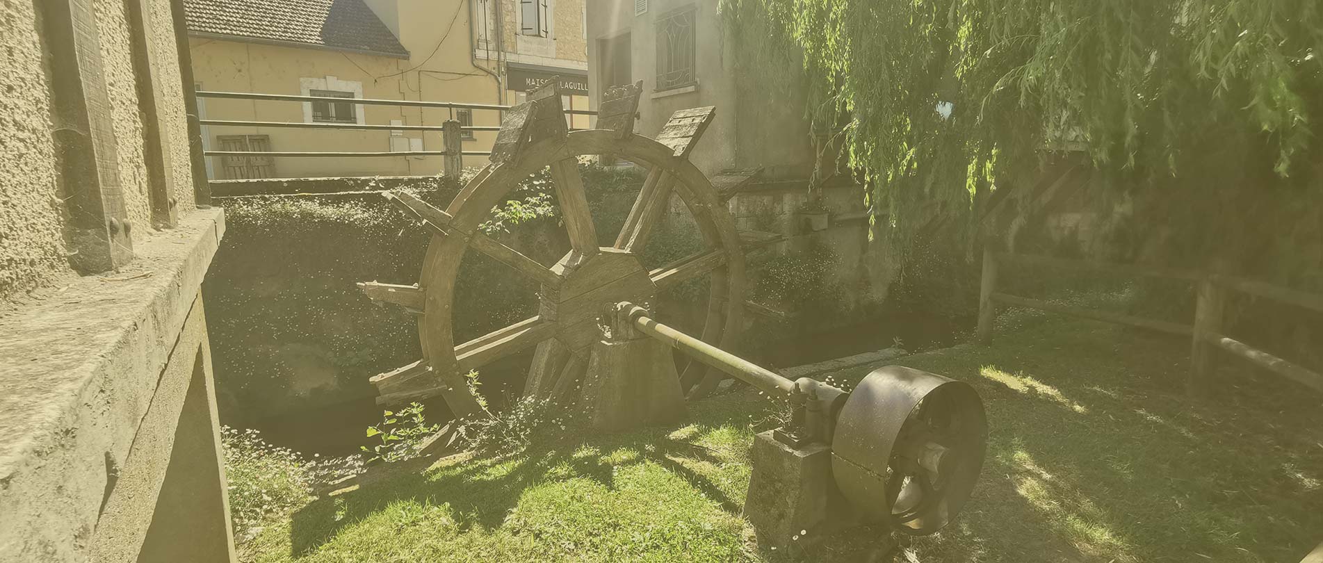 vieux-moulin-mussidan-1903×810 vieux moulin mussidan bergerac