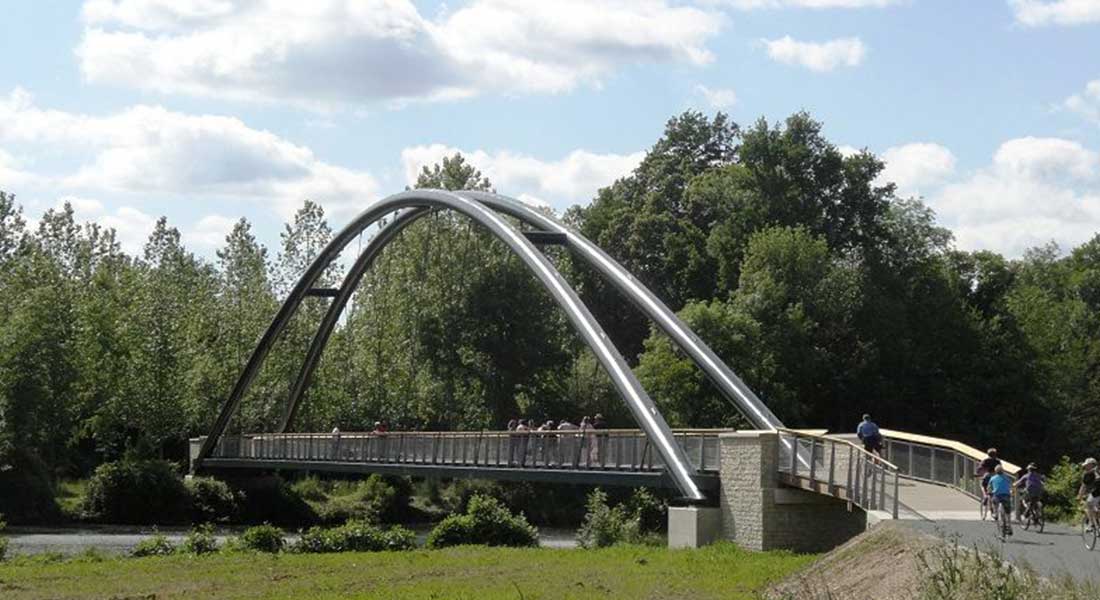 passerelle sur la voie verte de mussidan