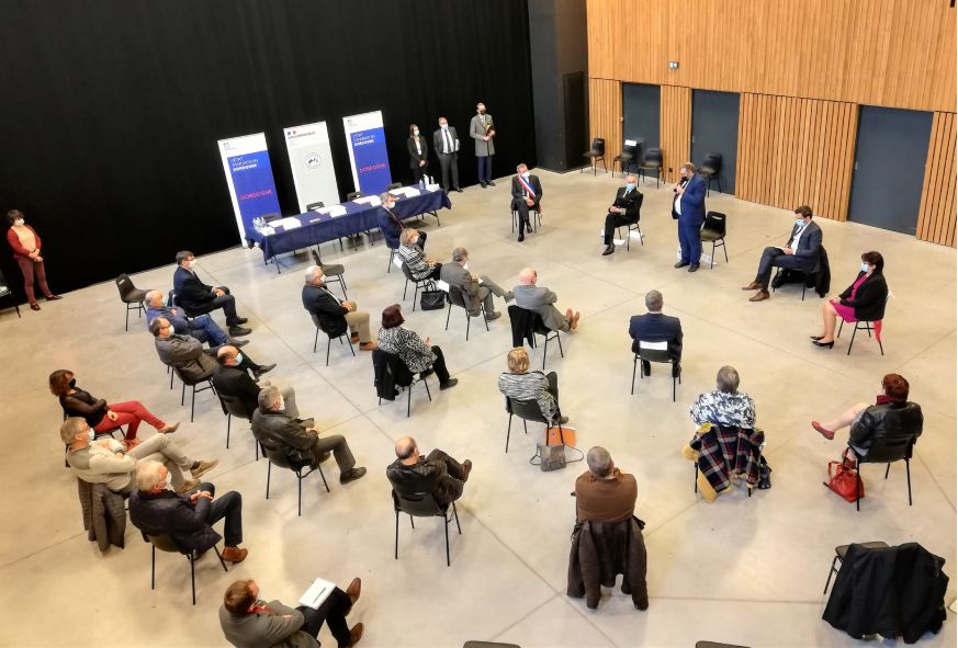 visite du secrétaire à la ruralité sur la commune de mussidan